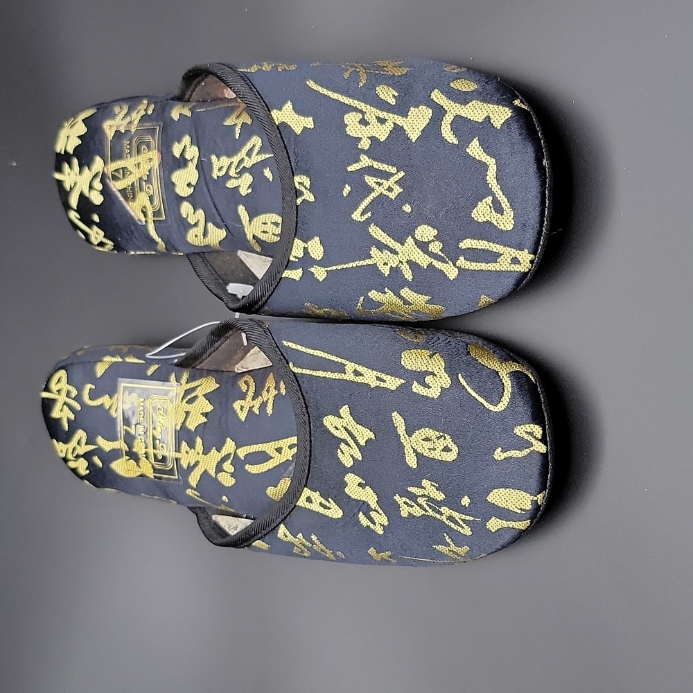 SLIPPERS - Picture 3 of 4